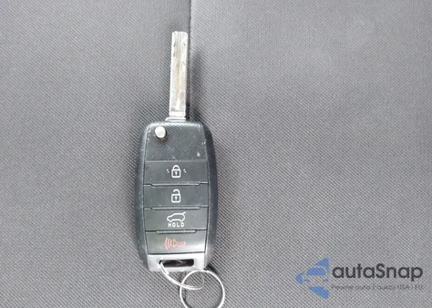 2018 Kia Soul z USA, uszkodzony, nr VIN KNDJN2A25J7899397